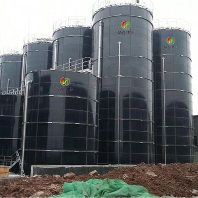 Equipo de digestión anaeróbica industrial con superficie lisa y polaca